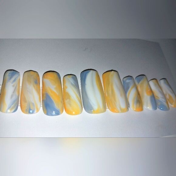 Hand crafted custom 10pc short acrylic press on nails size large - Picture 4 of 8